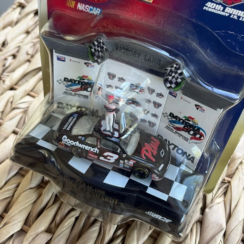 Winners Circle Daytona 500 Dale Earnhardt Feb 15 1998 Diecast Car Action Figure